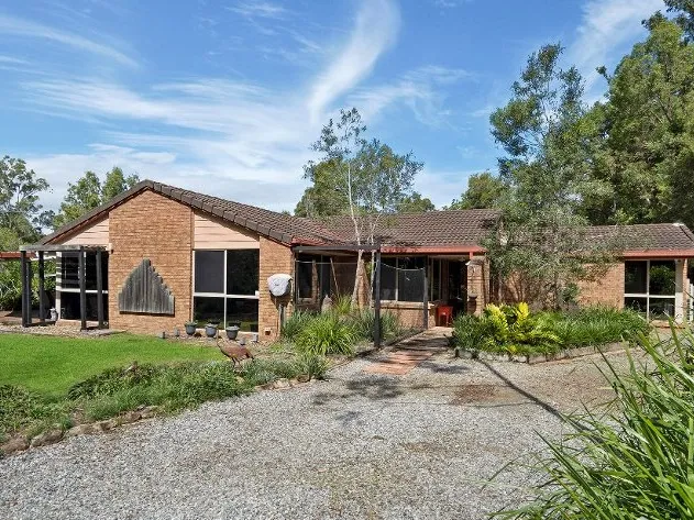 Acreage Spectacular 5 Bedrooms Home