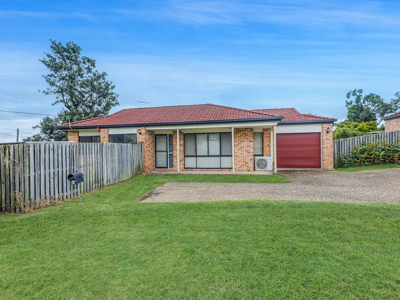 BRICK HOME WITH AIR-CONDITIONING, BUILT-IN WARDROBES, FULLY FENCED BACKYARD
