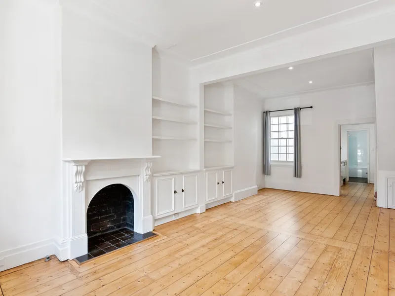 Delightful 2 Bedroom Terrace In Prime Location