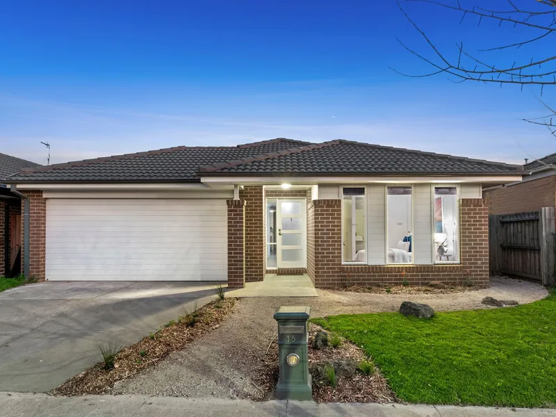 Close to all amenities and move in ready!