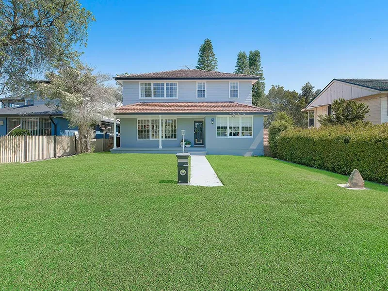 GREAT FAMILY HOME IN POPULAR OLD BOORAGUL - GREAT ACCESS THE LAKE, RESERVE, CYCLEWAY AND MORE