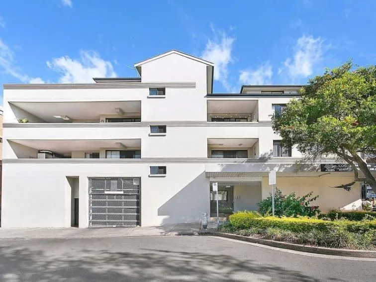 Perfectly Located 2 Bedroom Apartment In The Heart Of Bondi 