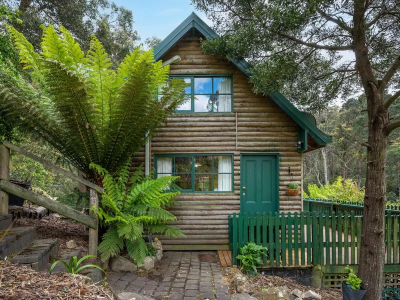 Peaceful Mountain Log Cabin