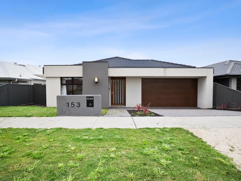 LARGE FAMILY HOME IN HIGH SCHOOL ZONE
