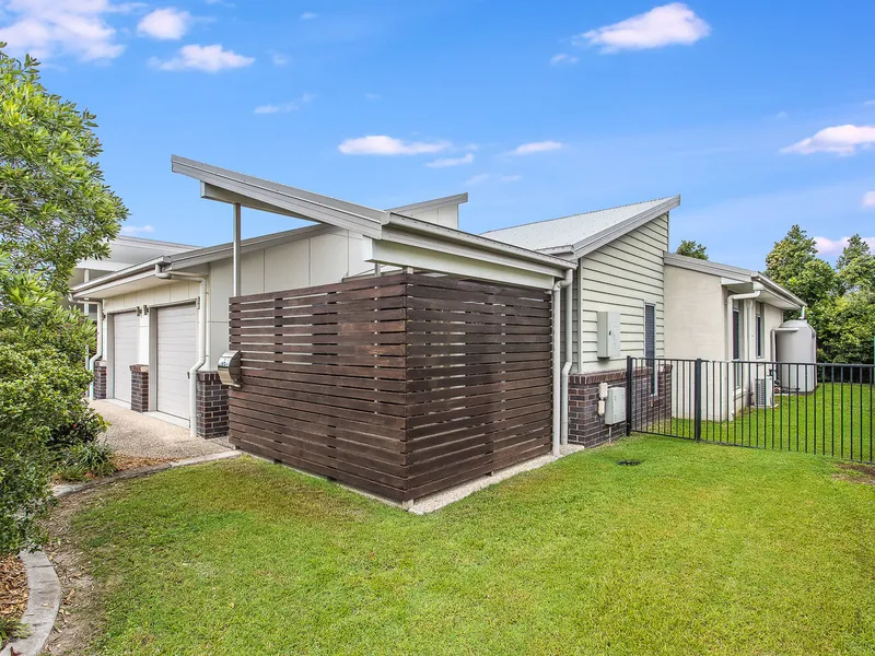 CONTEMPORARY LOW MAINTENANCE APARTMENT IN BRIGHTON