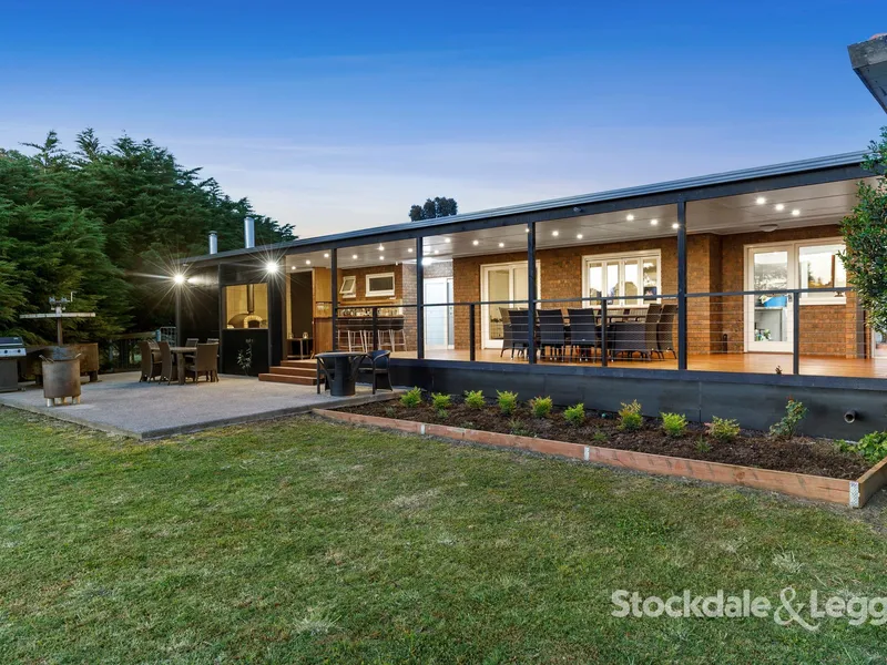 Lovely family home with superb rural views