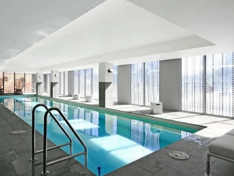 Brand New Carpets & Blinds 4th Flr Apartment with Pool/Sauna/Gym access