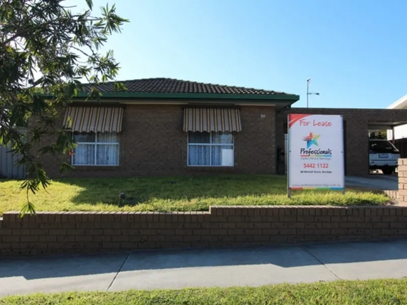 Neat 3 Bedroom Brick Veneer with Excellent Shedding