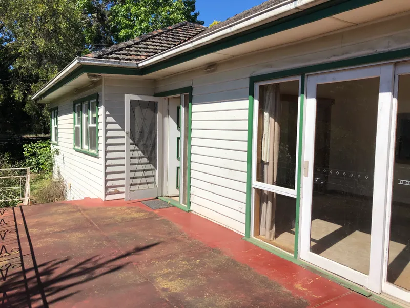 LOCATION, PARKLANDS AND CONVENIENCE