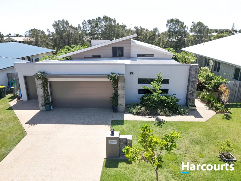 Exquisite Family Home in Coral Cove - Swim, Golf, Dive & Relax