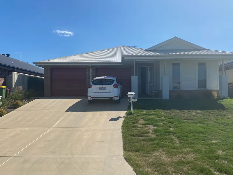 TWO BEDROOM TOWNHOUSE!