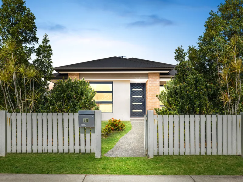 Contemporary Living | 480m2 block |4 bedrooms | 2 bathrooms | 2 car accom |