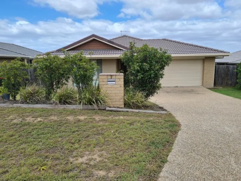 4 BEDROOM HOME WITH 2 LIVING AREAS