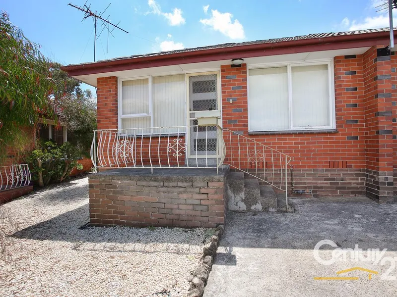 1 BEDROOM IN THE HEART OF NOBLE PARK 