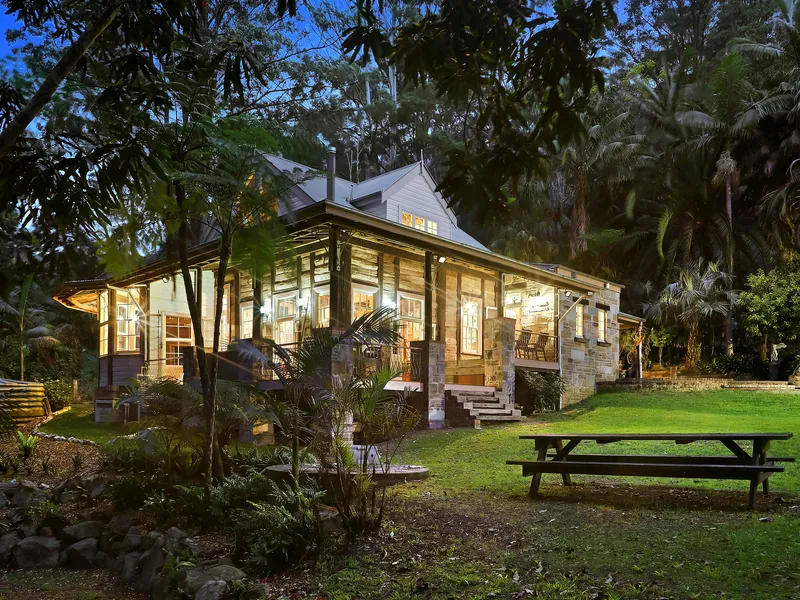 Extraordinary Home in Lush Garden Surrounds