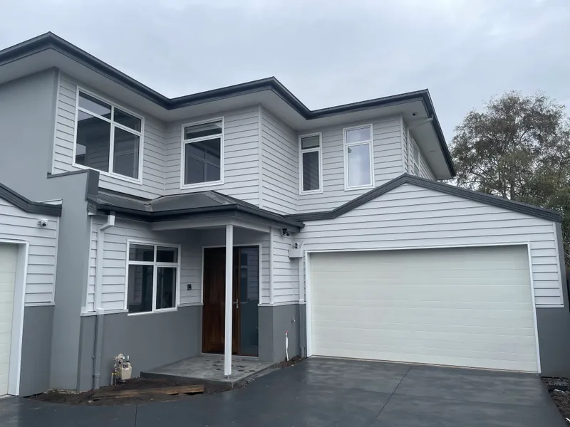 BRAND NEW SUPER SIZED TOWNHOUSES WITH DUAL LIVING ZONES AND DOUBLE GARAGE