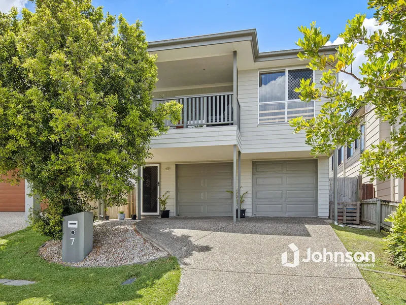 SPACIOUS & LOW-MAINTENANCE FAMILY RESIDENCE OR INVESTORS DREAM IN THE HEART OF SPRINGFIELD LAKES!