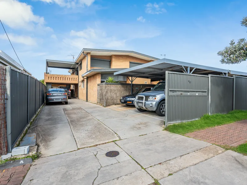 CHARMING ONE-BEDROOM JUST STEPS AWAY FROM THE BEACH!