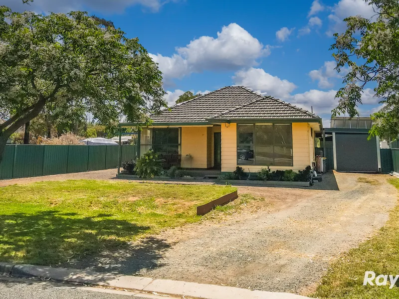 4 Bedroom starter on half an acre!