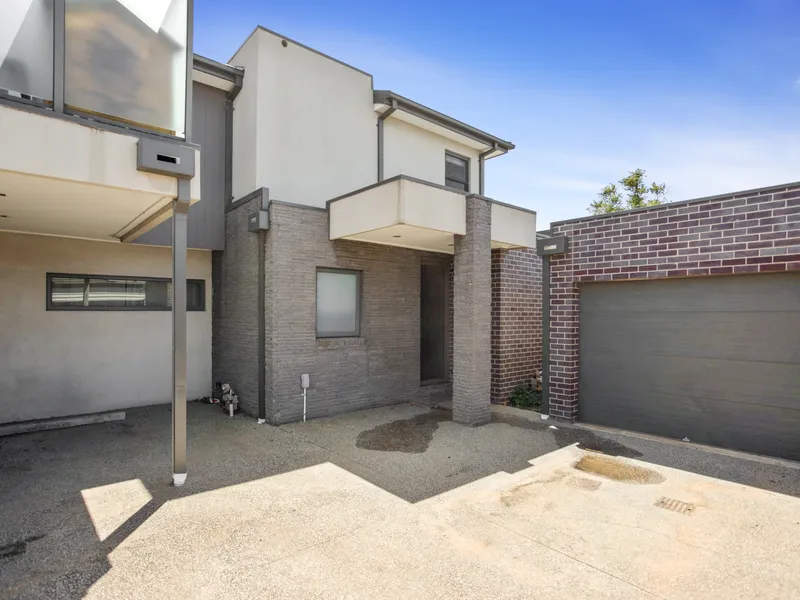 Chic Style; Private Rear Sanctuary