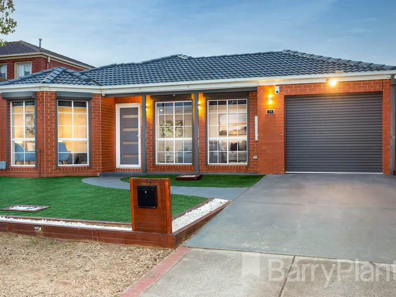 The Epitome of Family Comfort In Seabrook Primary Zone