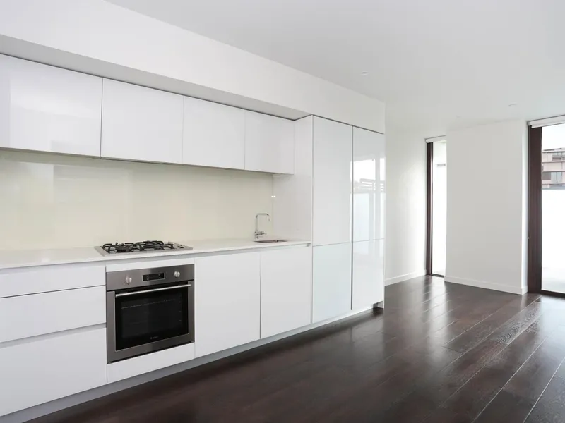 Ultra-modern apartment in sought after location