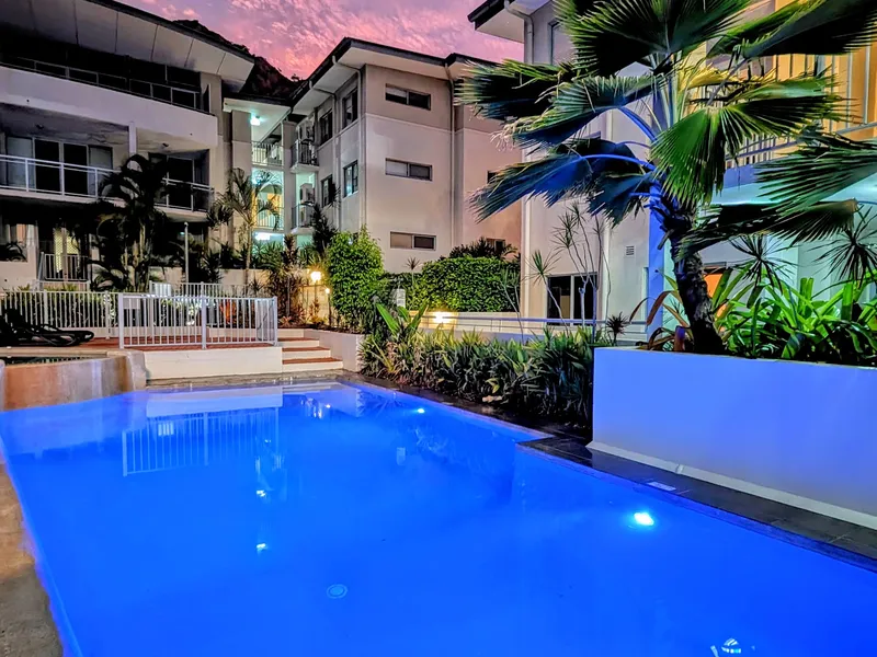 Just Steps to Castle Hill, Queens Gardens and The Strand