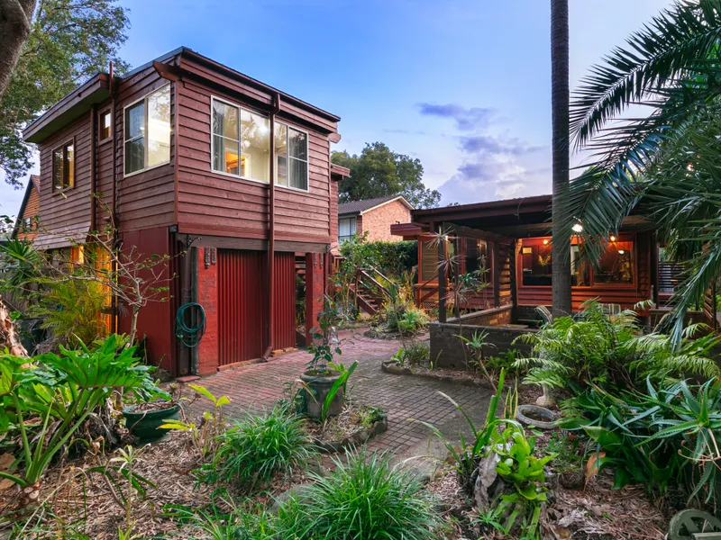 Stunning Retro Lakehouse - Extra Self Contained Accomodation