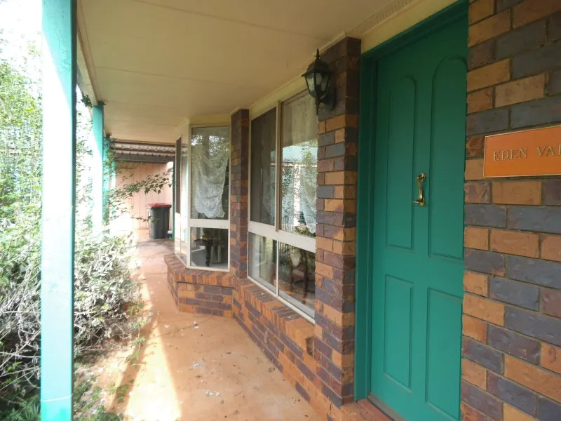 BRICK HOUSE on ACREAGE