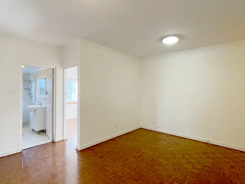 2 bedrooms 1 bathroom and 1 car space located in a leafy and cosy street in Randwick.