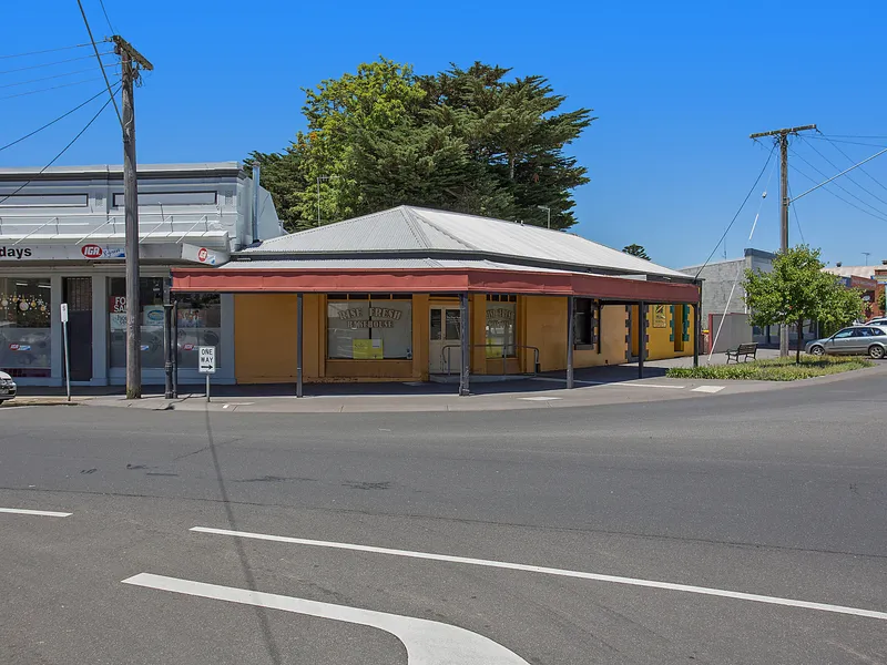 CENTRAL INVESTMENT OPPORTUNITY PLUS 1 BEDROOM DWELLING