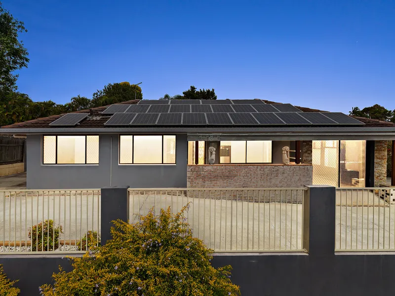 Spacious Family Home with Extras