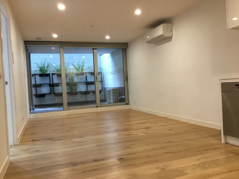 MODERN APARTMENT IN LUXE LOCATION