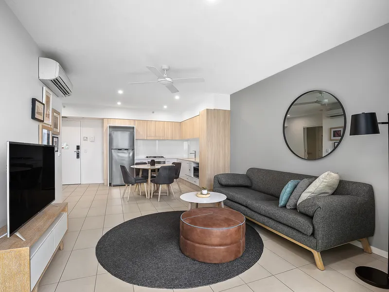 Luxury Apartment within 'Alcyone Hotel Residences' at Hamilton’s Desirable Portside Wharf