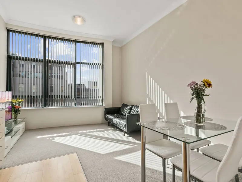 Effortless village living with this Delightful & Convenient Apartment - New Renovation!!!