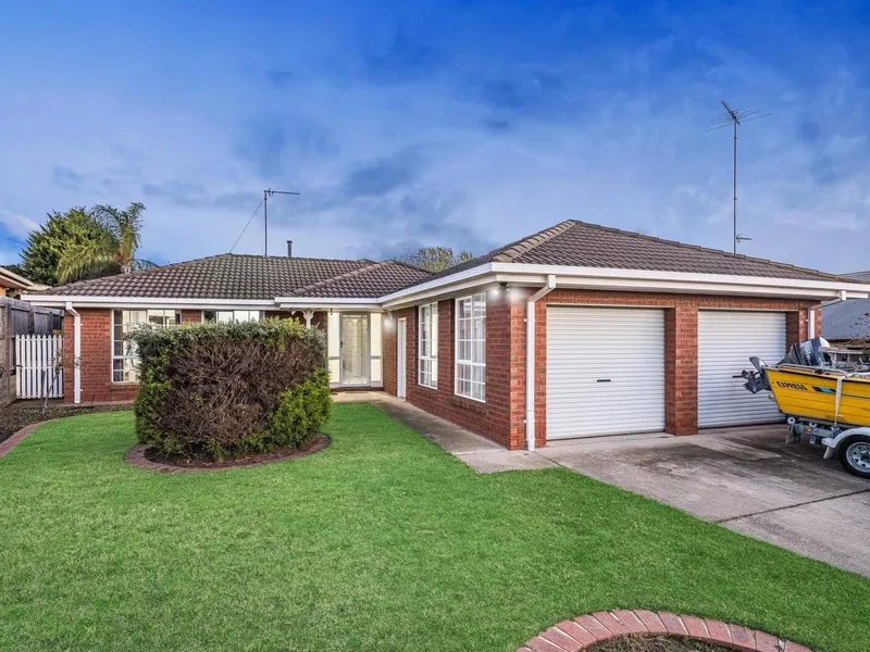 Solid Family Home on 659m2 (approx.) in Quiet Court