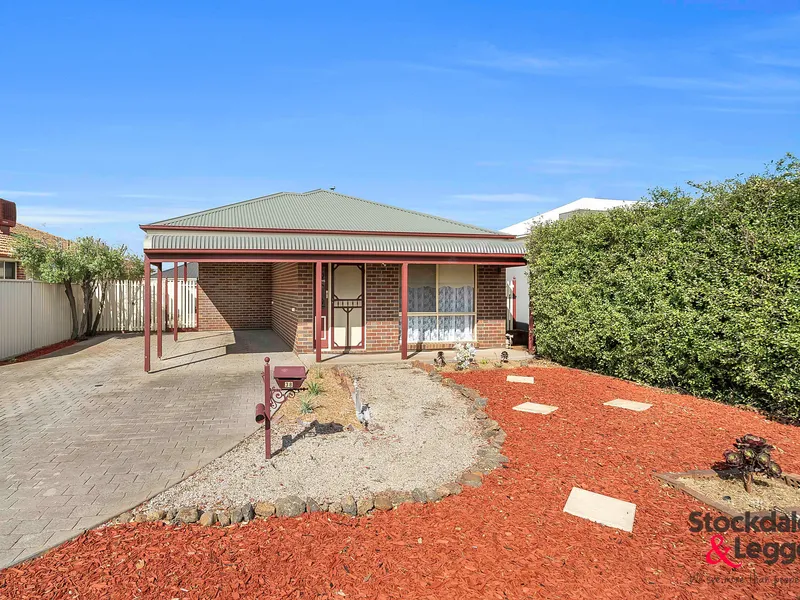 3 BEDROOM FAMILY HOME FOR RENT IN CAROLINE SPRINGS !!