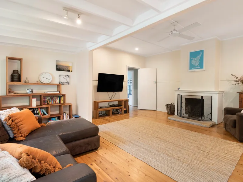 3 bedroom plus study ideally located close to Avalon Beach and Village