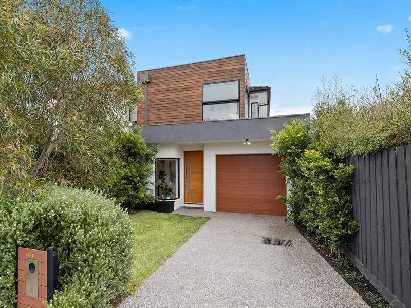 DESIGNER DELUXE IN THE PRIZED PSC ZONE