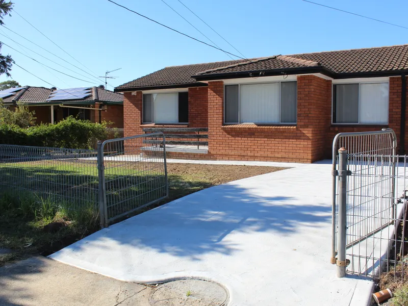 MODERN 3 BEDROOM FAMILY HOME!!
