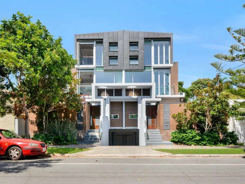 The Best of Main Beach