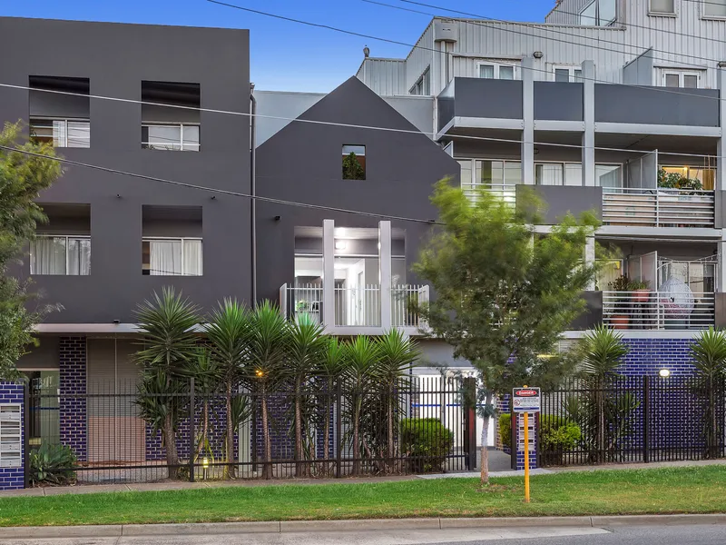 Register To View – Sleek Apartment in Central Yarraville Location