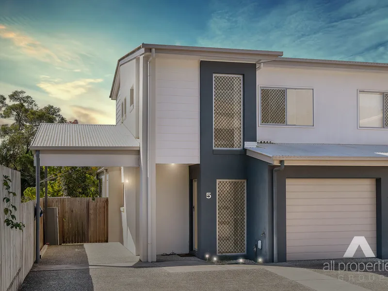 First home Buyers / Investors get in Quick, this beauty in an amazing location is now for sale - Don't miss your opportunity to get in the market !!