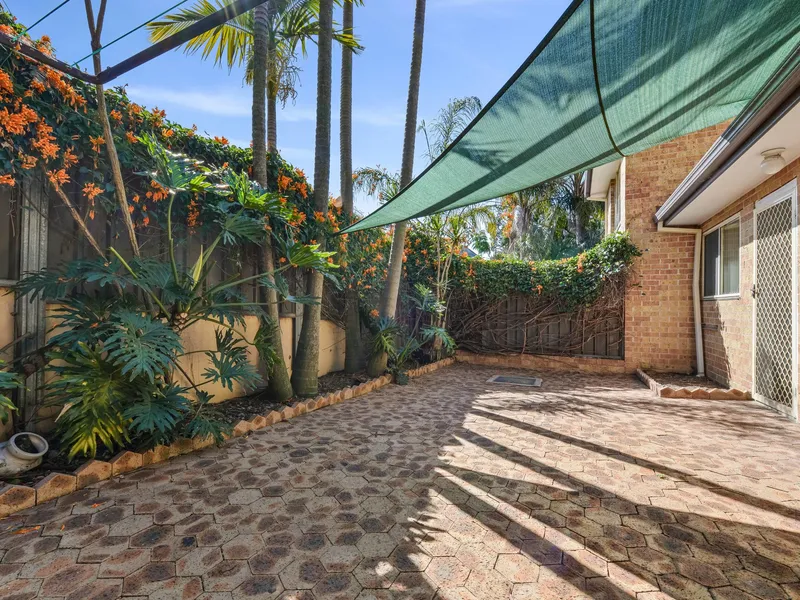 Spacious Townhouse in Convenient Location