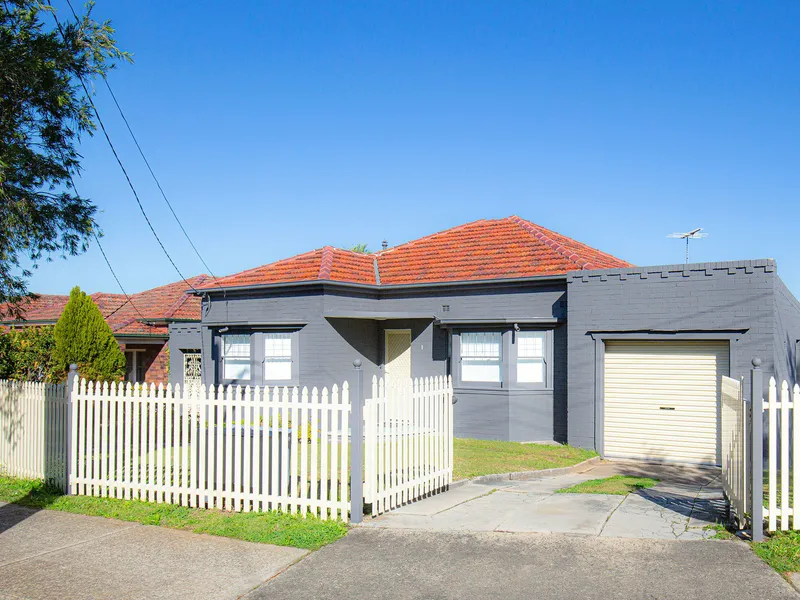 IMMACULATELY PRESENTED FAMILY HOME IN WHISPER QUIET LOCATION
