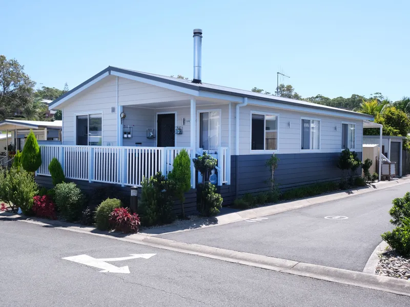 HALLIDAYS POINT LIFESTYLE LIVING