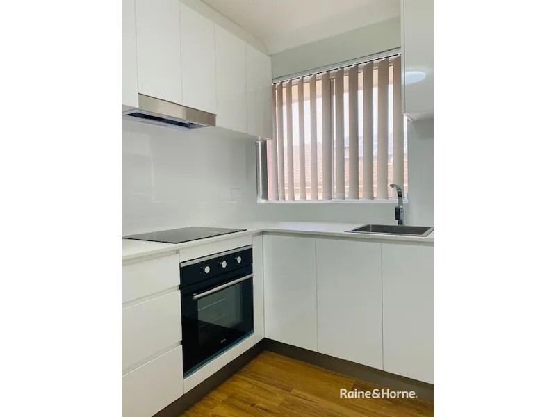 FULLY RENOVATED 2 BEDROOM UNIT