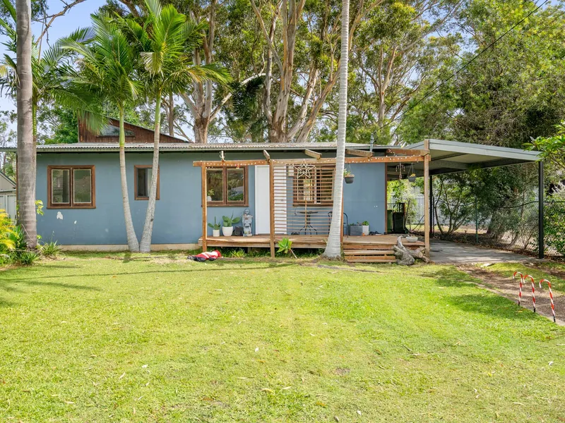 SPACIOUS COTTAGE STYLE HOME IN HANDY LOCATION