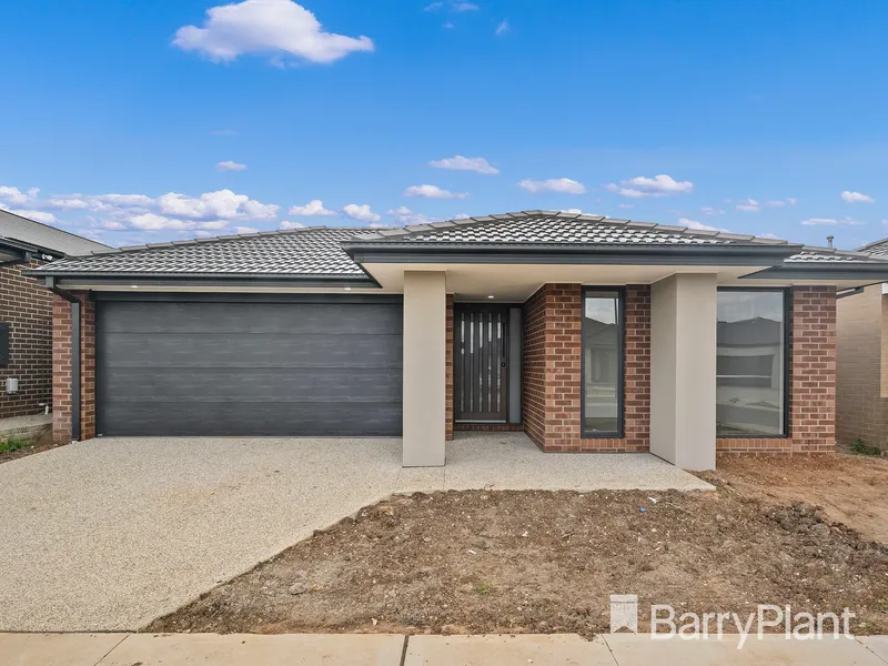 Brand New Home In Weir Views !
