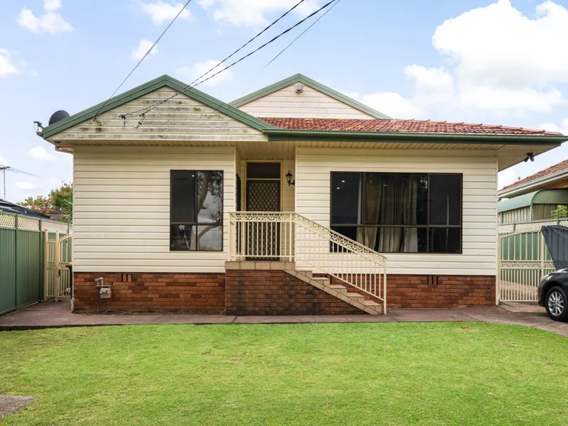 Neat & Tidy Residence in a Convenient Location